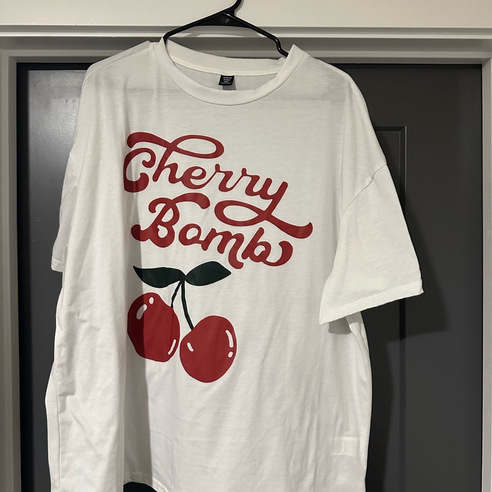 SHEIN White Curve T-Shirt